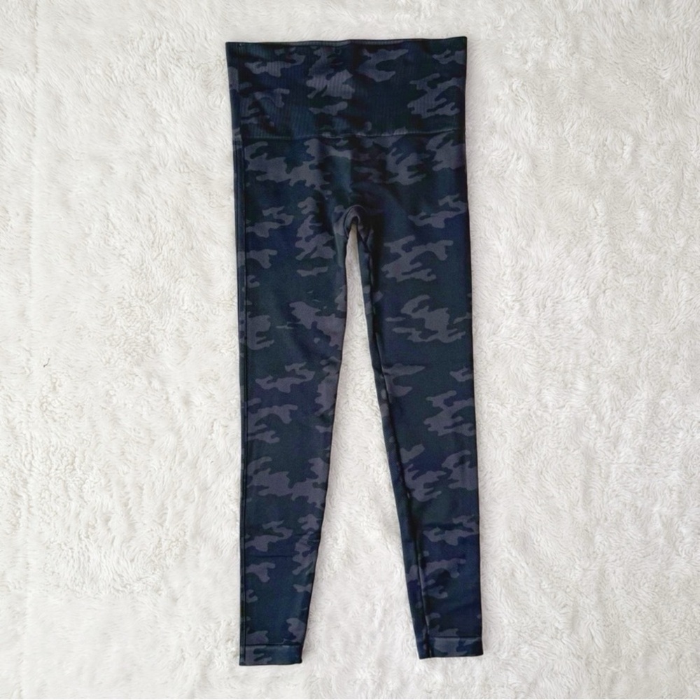 SPANX Women Camo Look At Me Now Seamless Leggings MEDIUM Athleisure Activewear - Picture 5 of 10